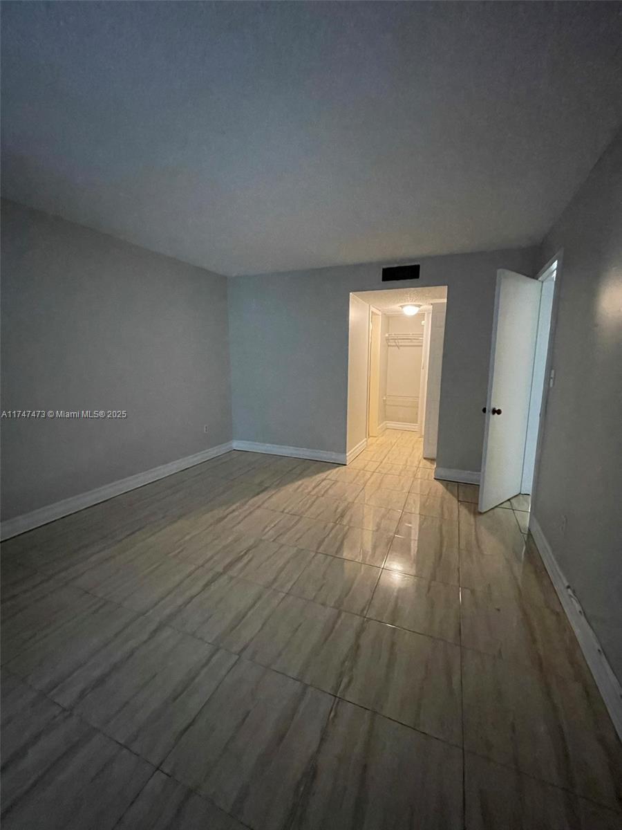 661 N University Dr 1-103