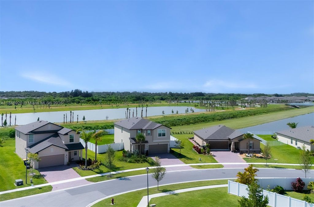 Photo of 952 Bent Creek Dr, Fort Pierce, FL 34947 (MLS # A11845920)