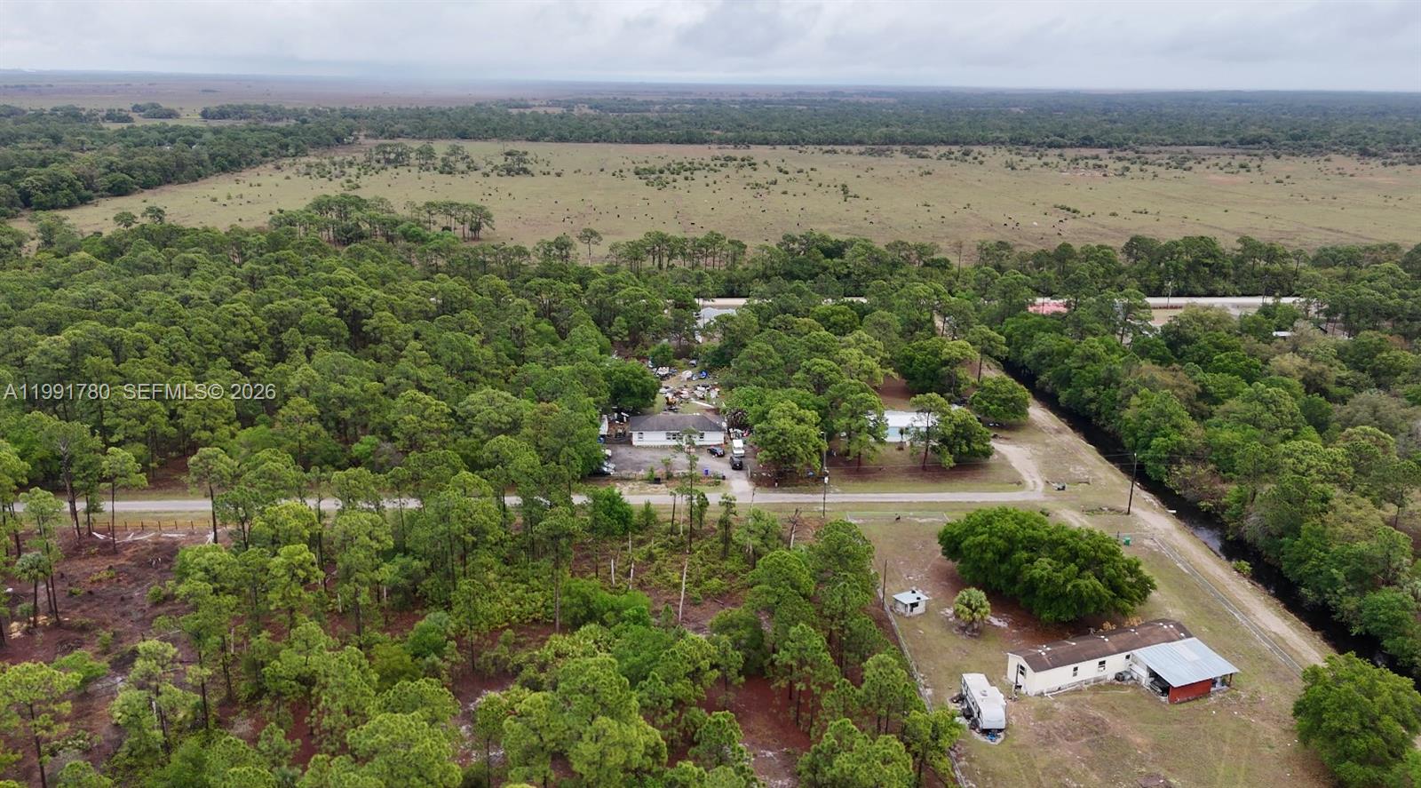 View photos, virtual tours, details... 825 N Willow ST