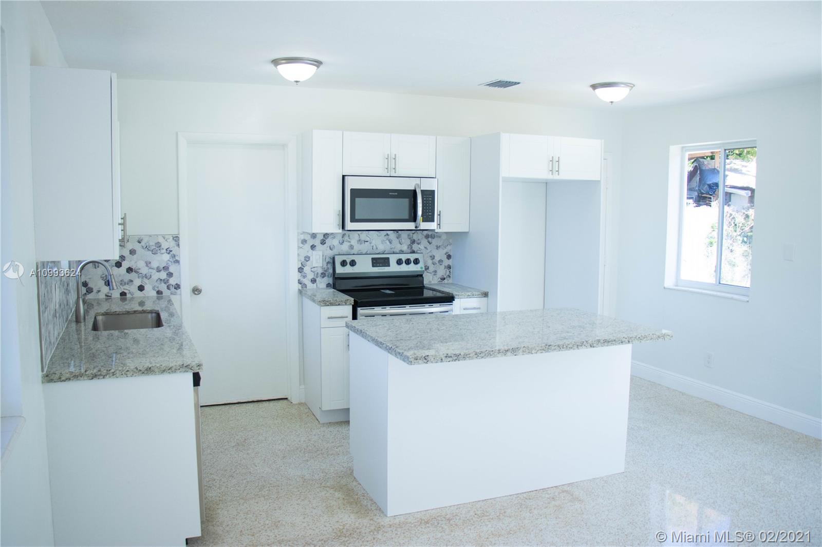 SUNRISE GOLF VILLAGE SEC - Residential