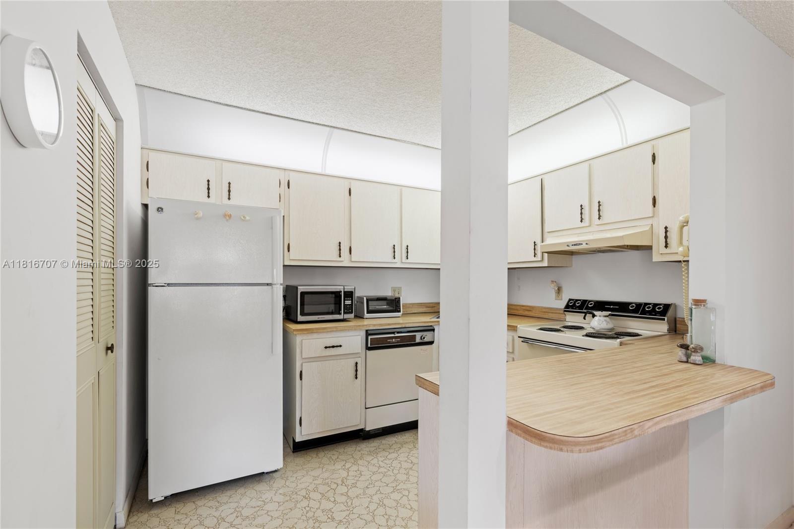 PINE RIDGE III CONDO - Residential