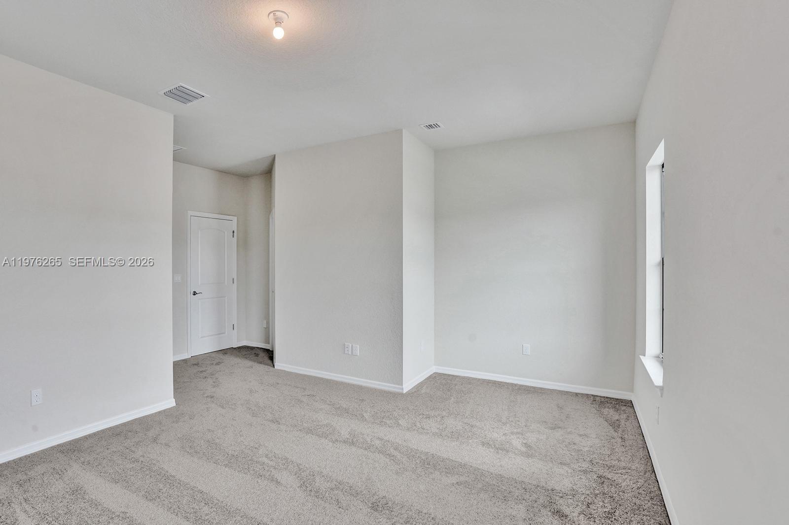 OAK TREE PROPERTY REDEVEL - Residential Lease