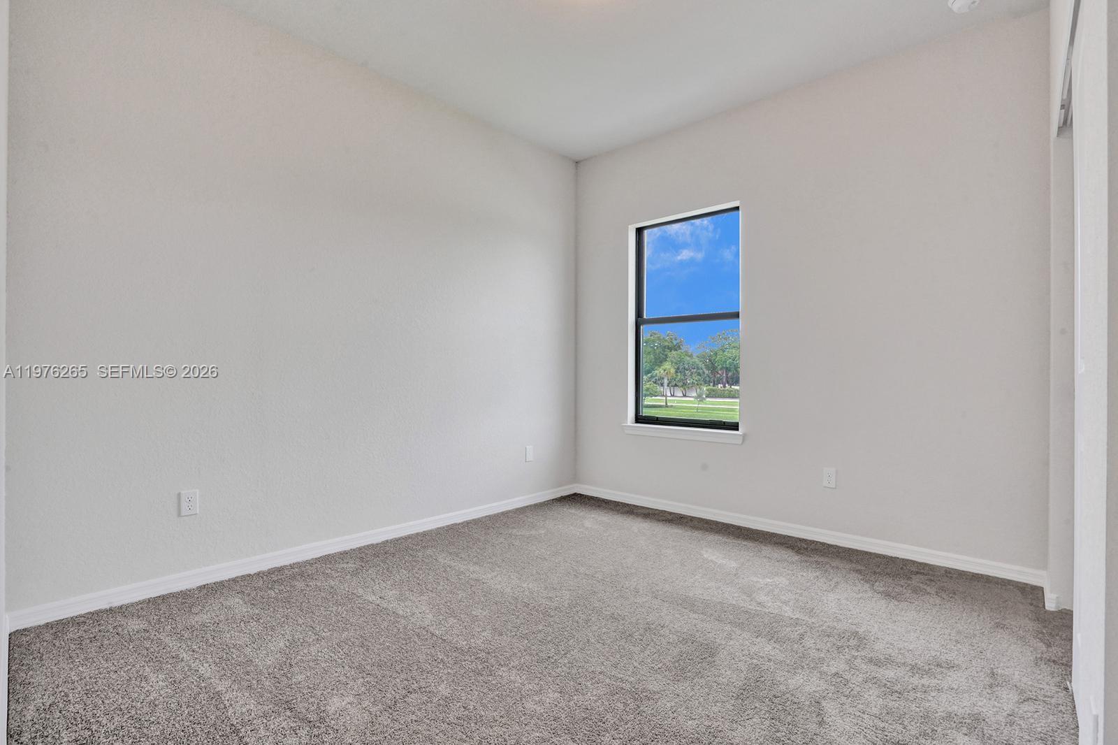 OAK TREE PROPERTY REDEVEL - Residential Lease