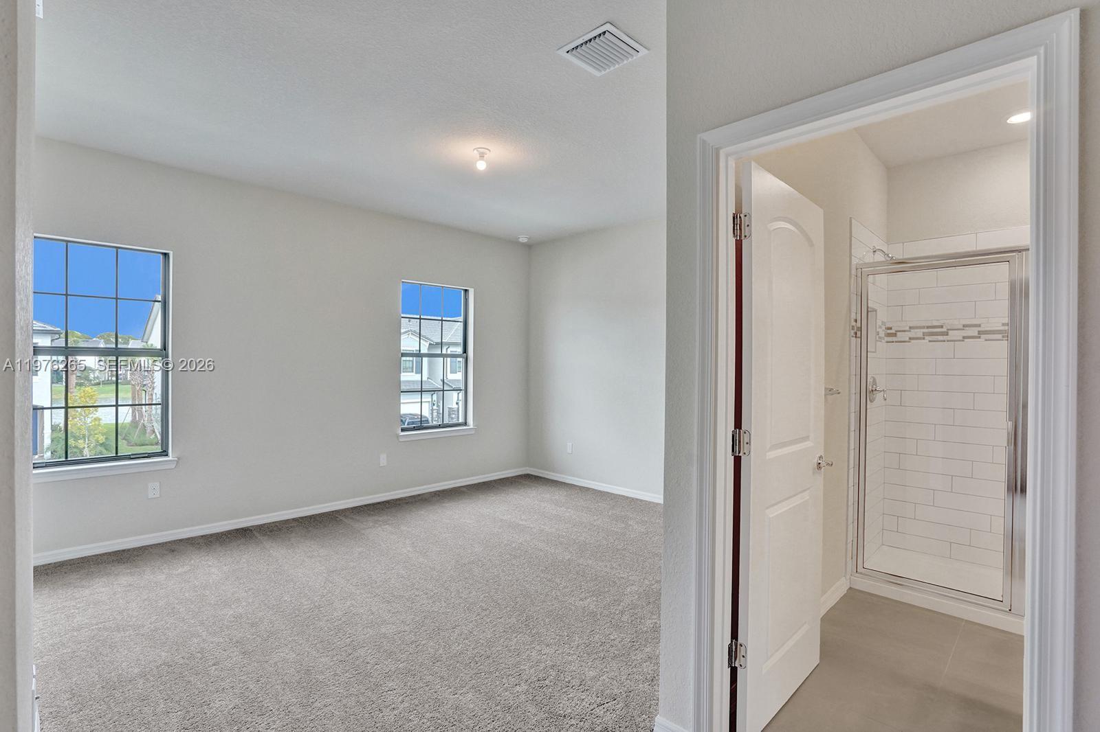 OAK TREE PROPERTY REDEVEL - Residential Lease