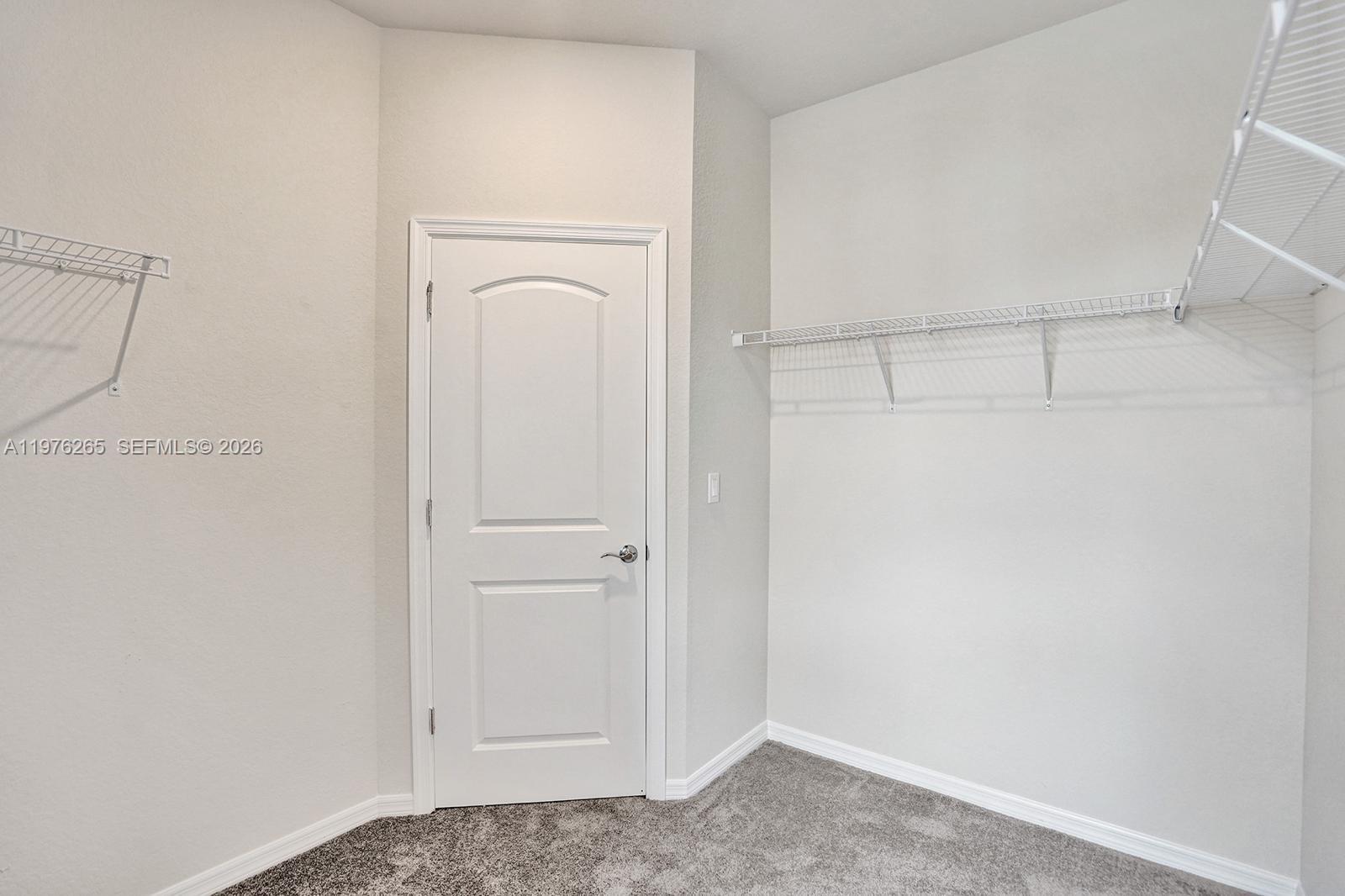 OAK TREE PROPERTY REDEVEL - Residential Lease