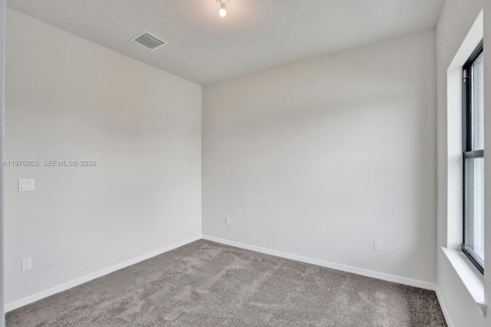 OAK TREE PROPERTY REDEVEL - Residential Lease