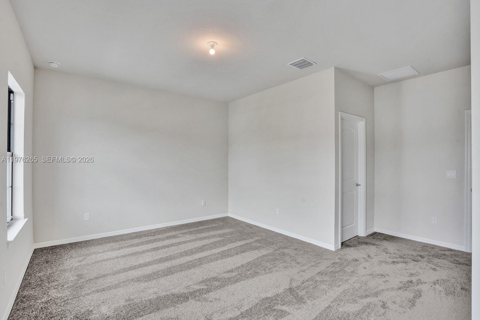 OAK TREE PROPERTY REDEVEL - Residential Lease