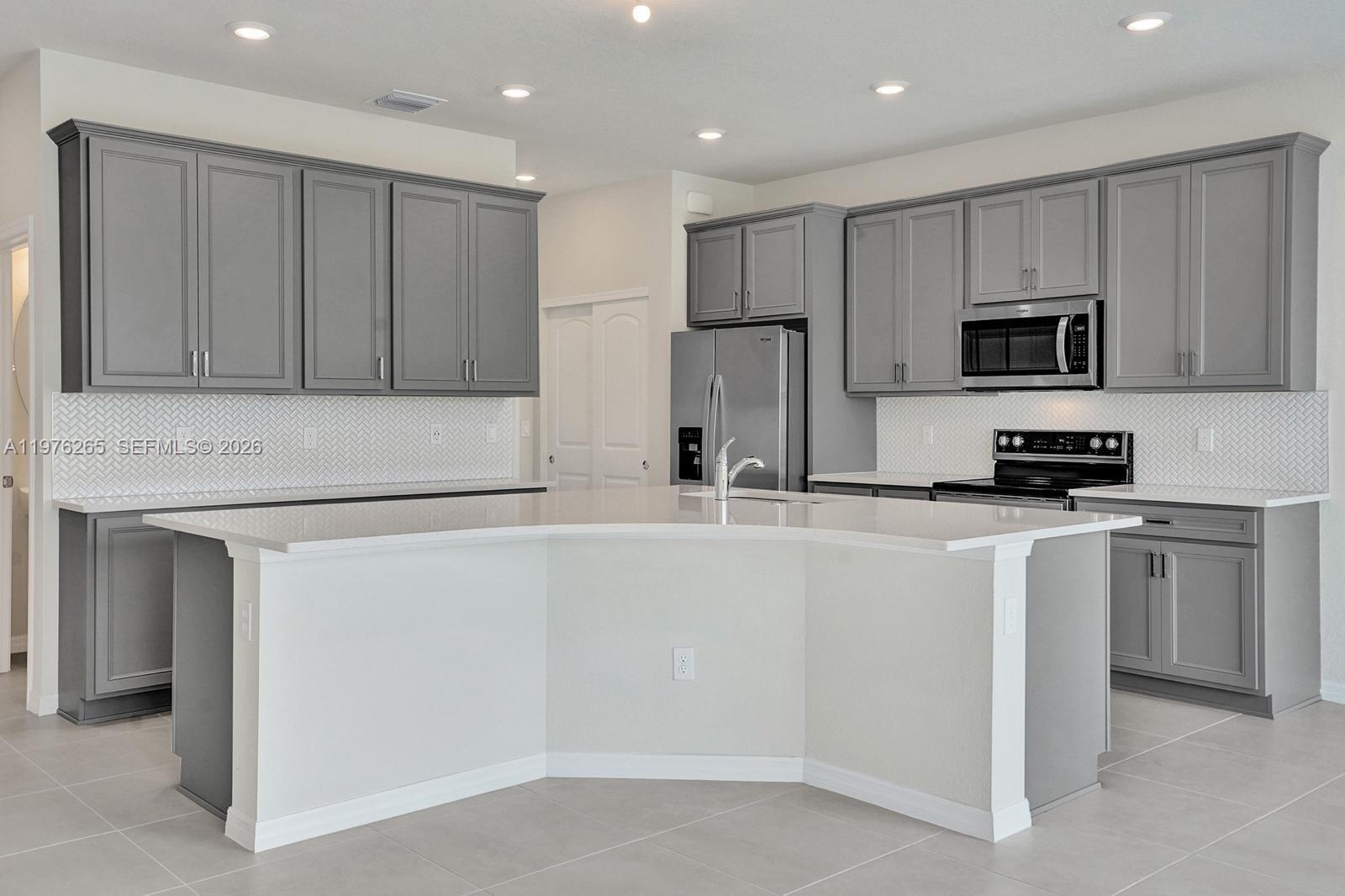 OAK TREE PROPERTY REDEVEL - Residential Lease