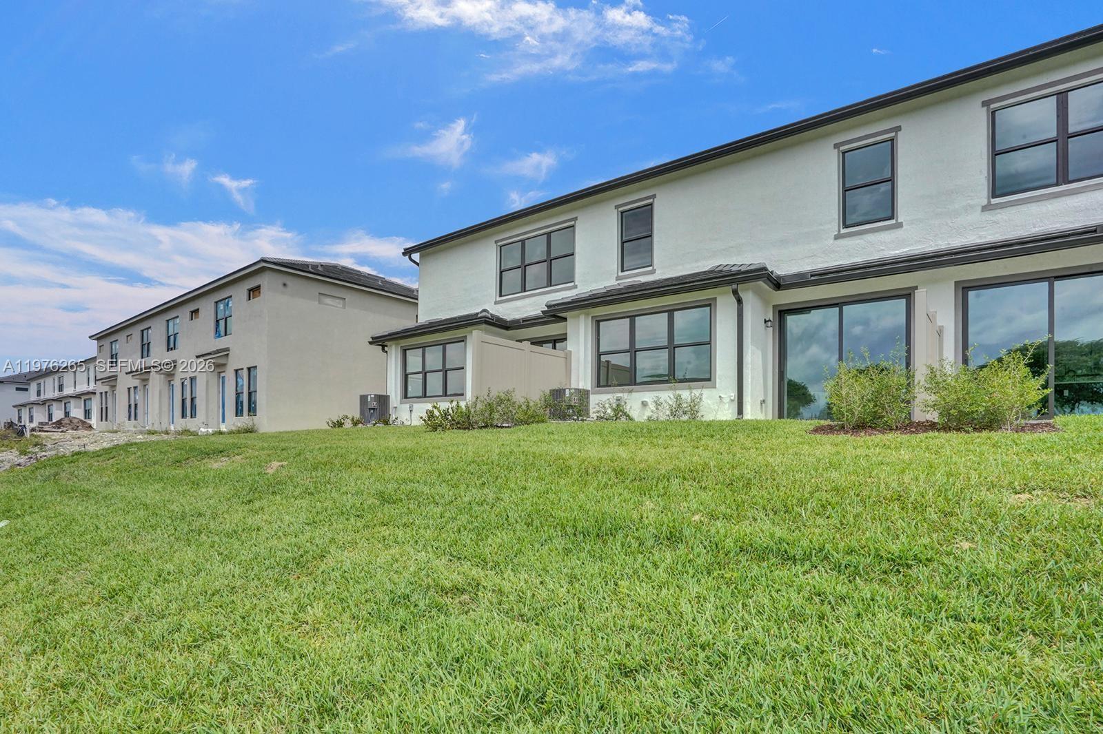 OAK TREE PROPERTY REDEVEL - Residential Lease