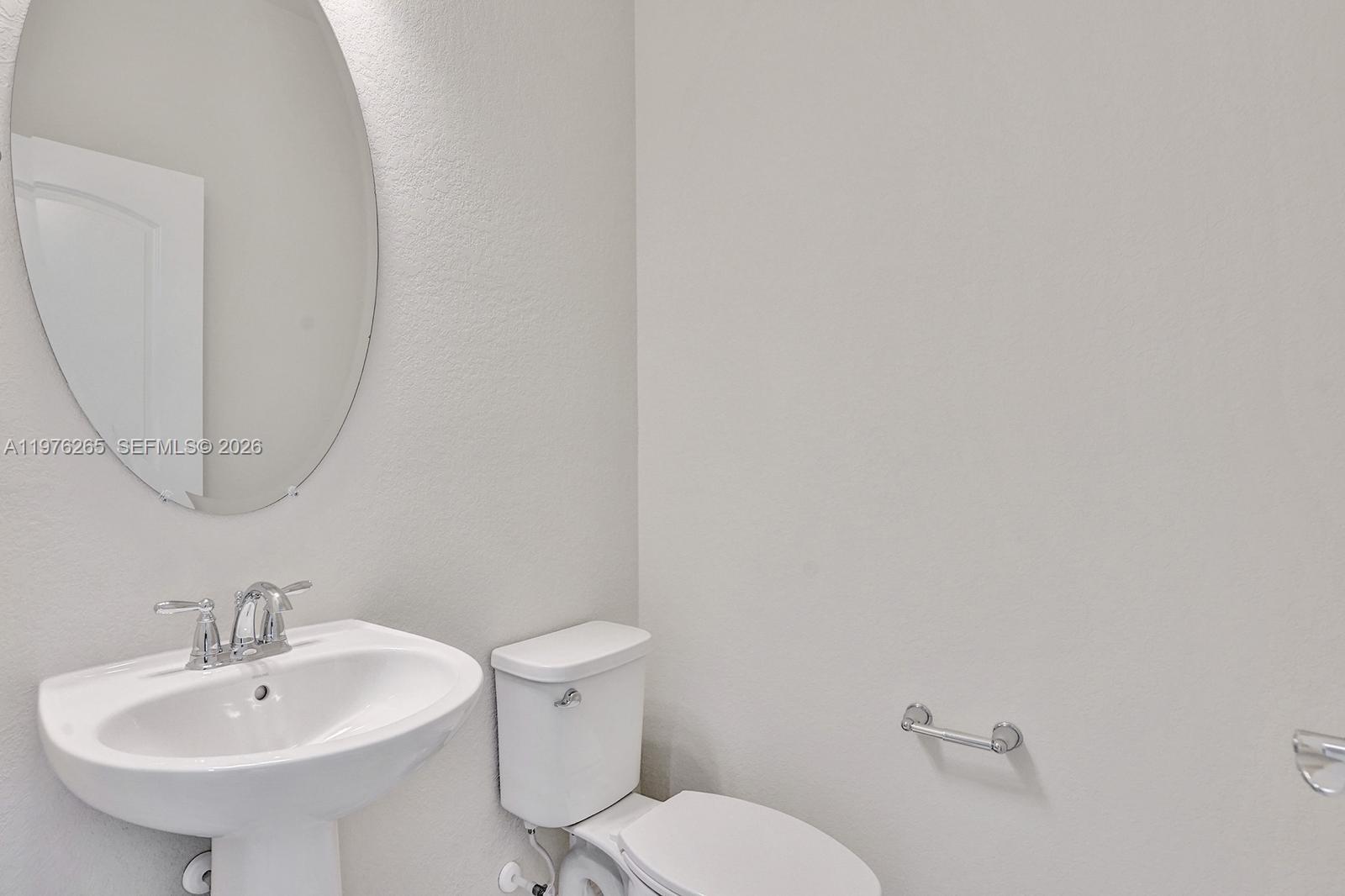 OAK TREE PROPERTY REDEVEL - Residential Lease