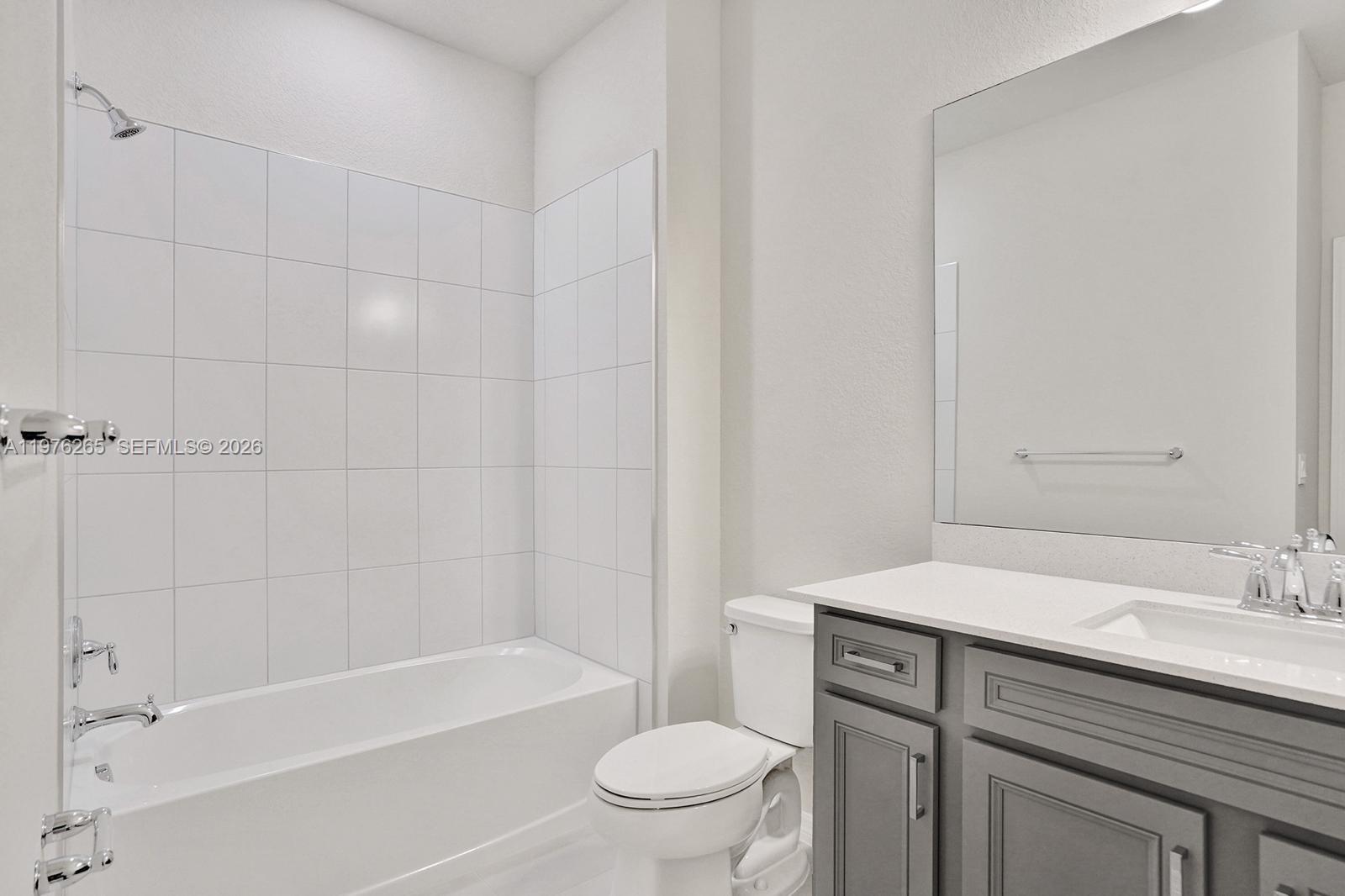 OAK TREE PROPERTY REDEVEL - Residential Lease