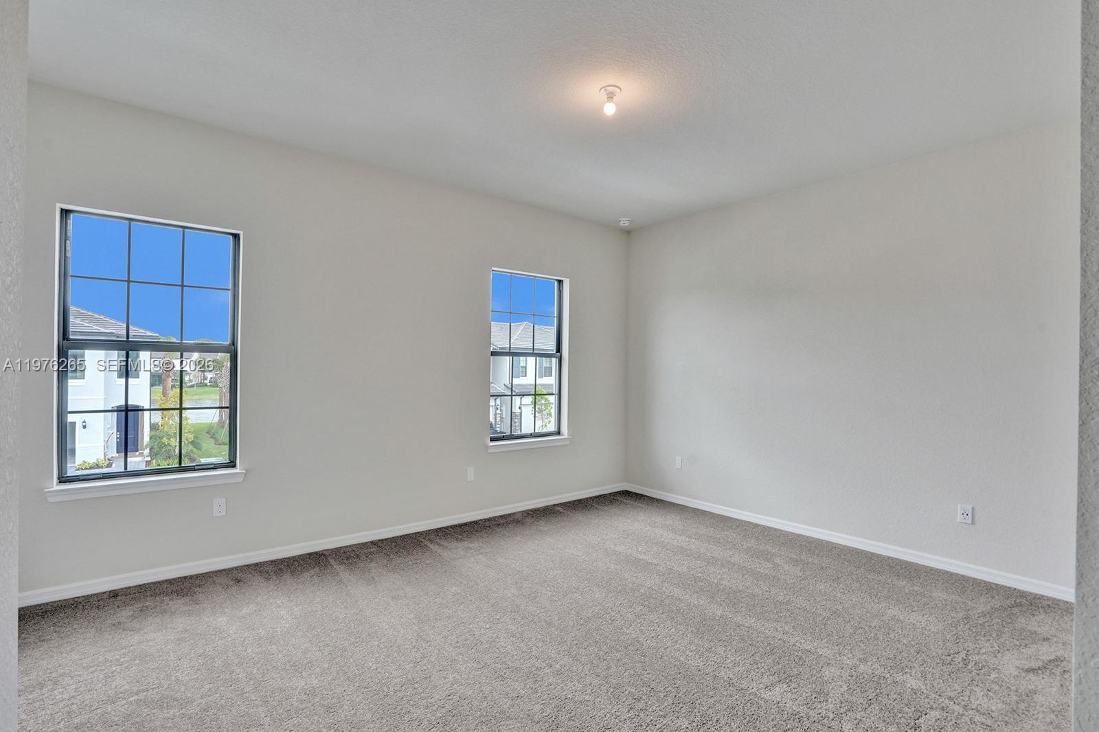 OAK TREE PROPERTY REDEVEL - Residential Lease