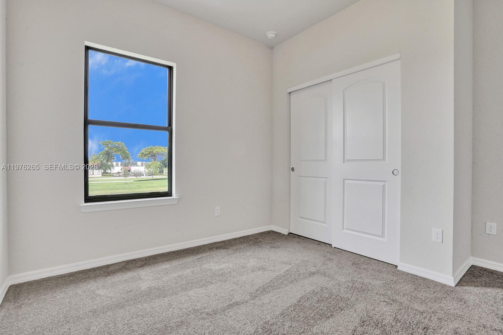 OAK TREE PROPERTY REDEVEL - Residential Lease