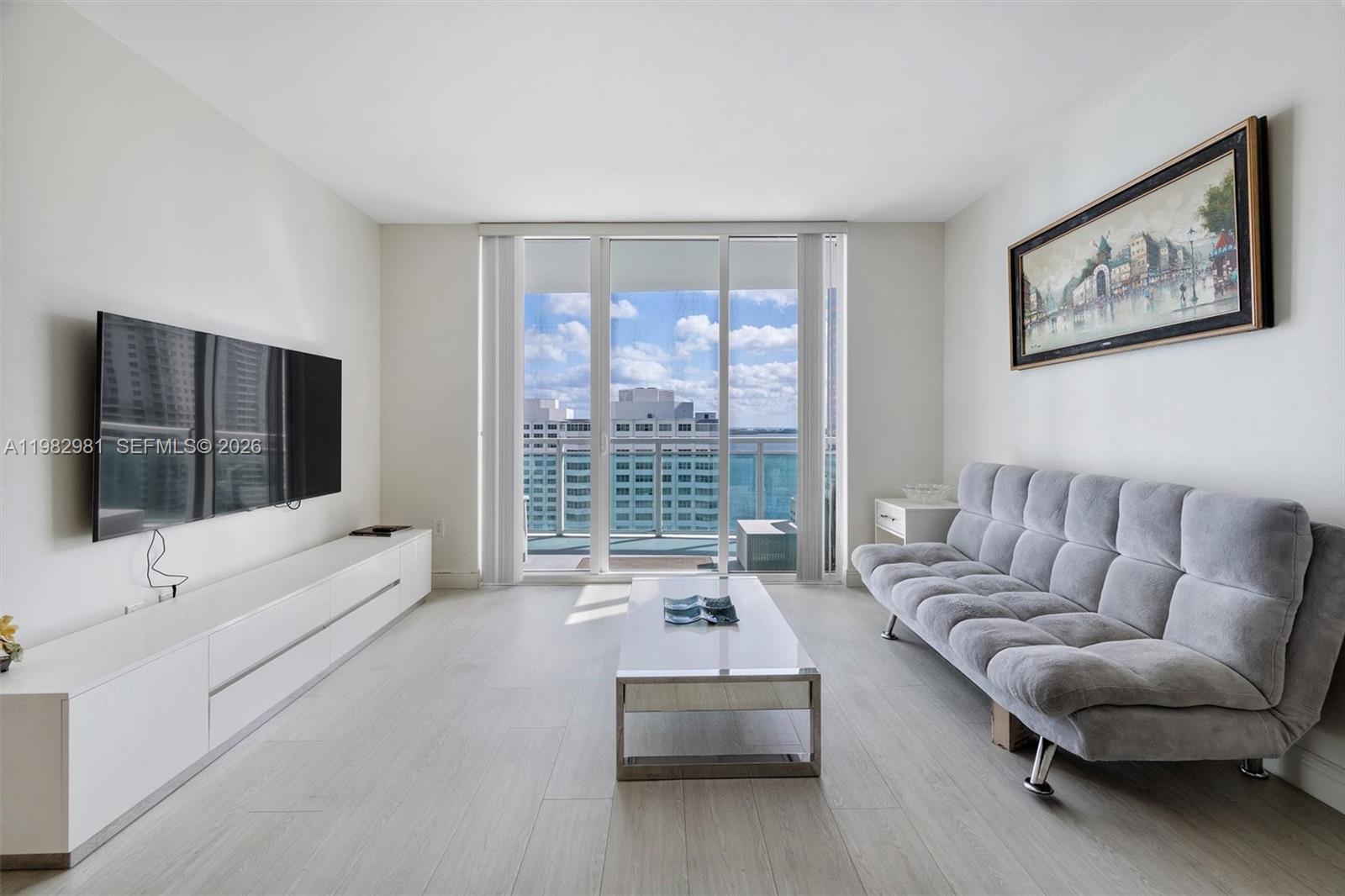 THE PLAZA 901 BRICKELL CO - Residential