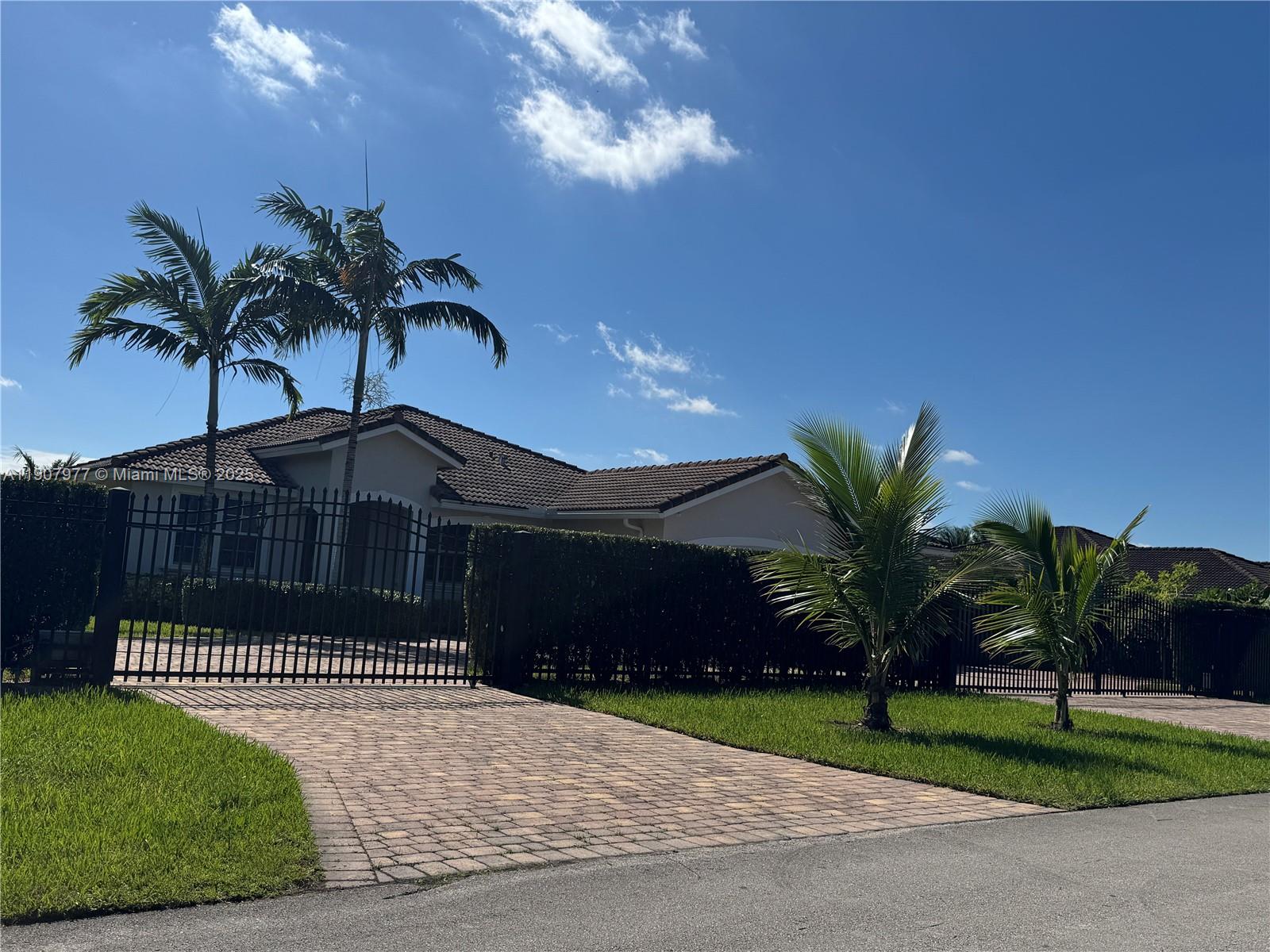 ESTATE MANSIONS 1ST ADDN - Residential Lease