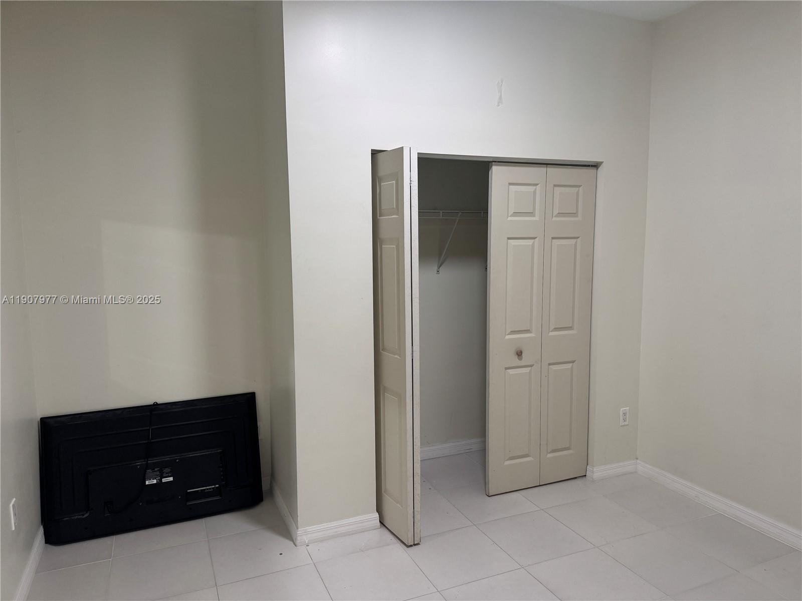 ESTATE MANSIONS 1ST ADDN - Residential Lease