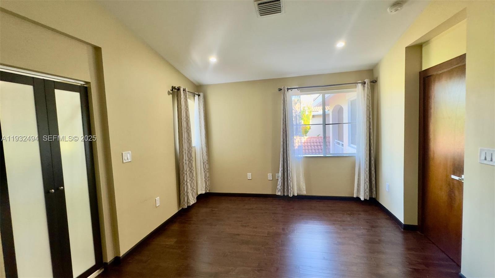 WEST LAKE VILLAGE PLAT - Residential Lease