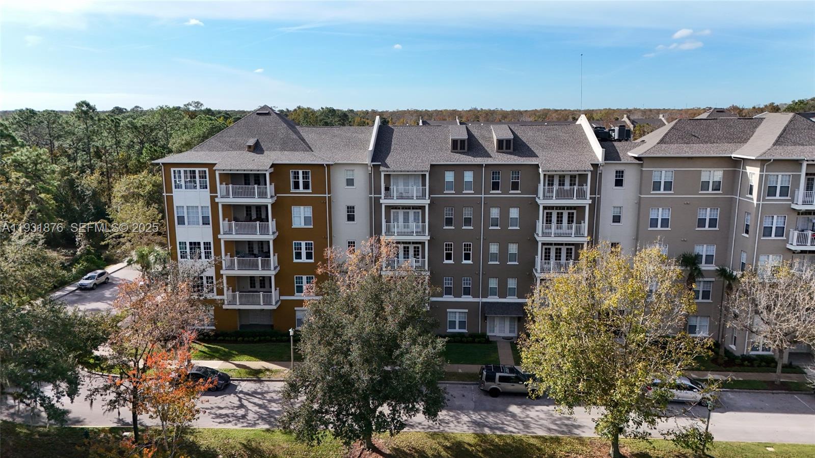 ARTISAN CLUB CONDOMINIUM P - Residential