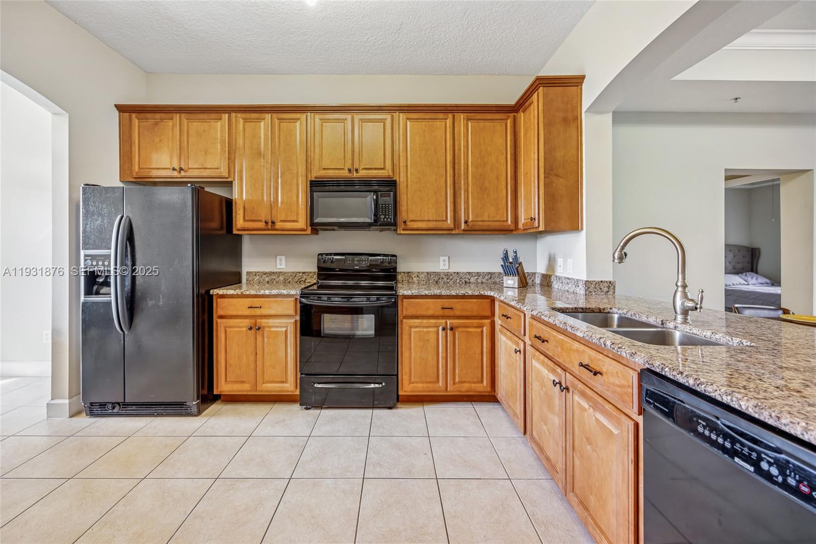 ARTISAN CLUB CONDOMINIUM P - Residential