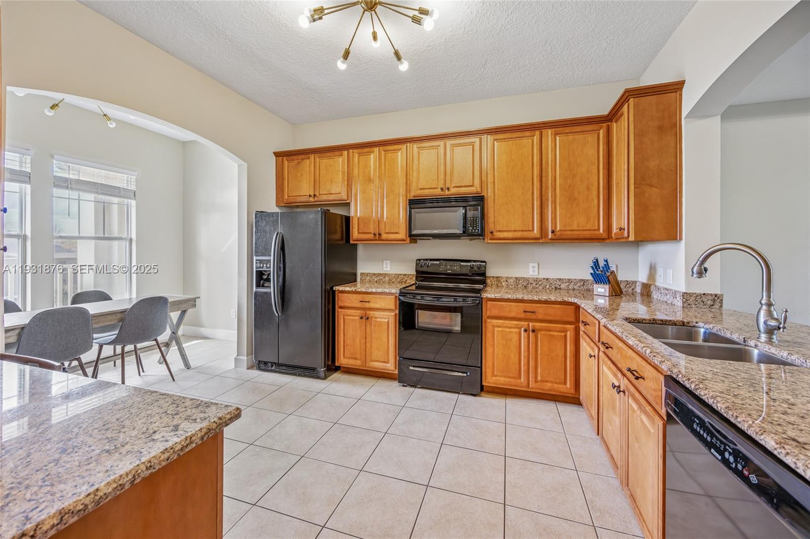 ARTISAN CLUB CONDOMINIUM P - Residential