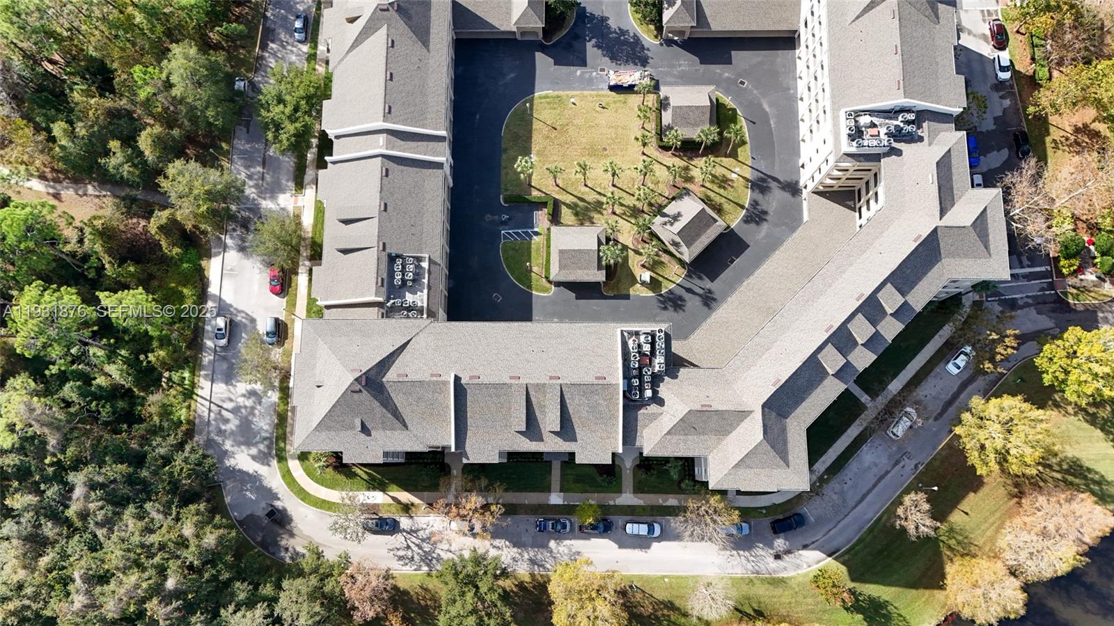 ARTISAN CLUB CONDOMINIUM P - Residential