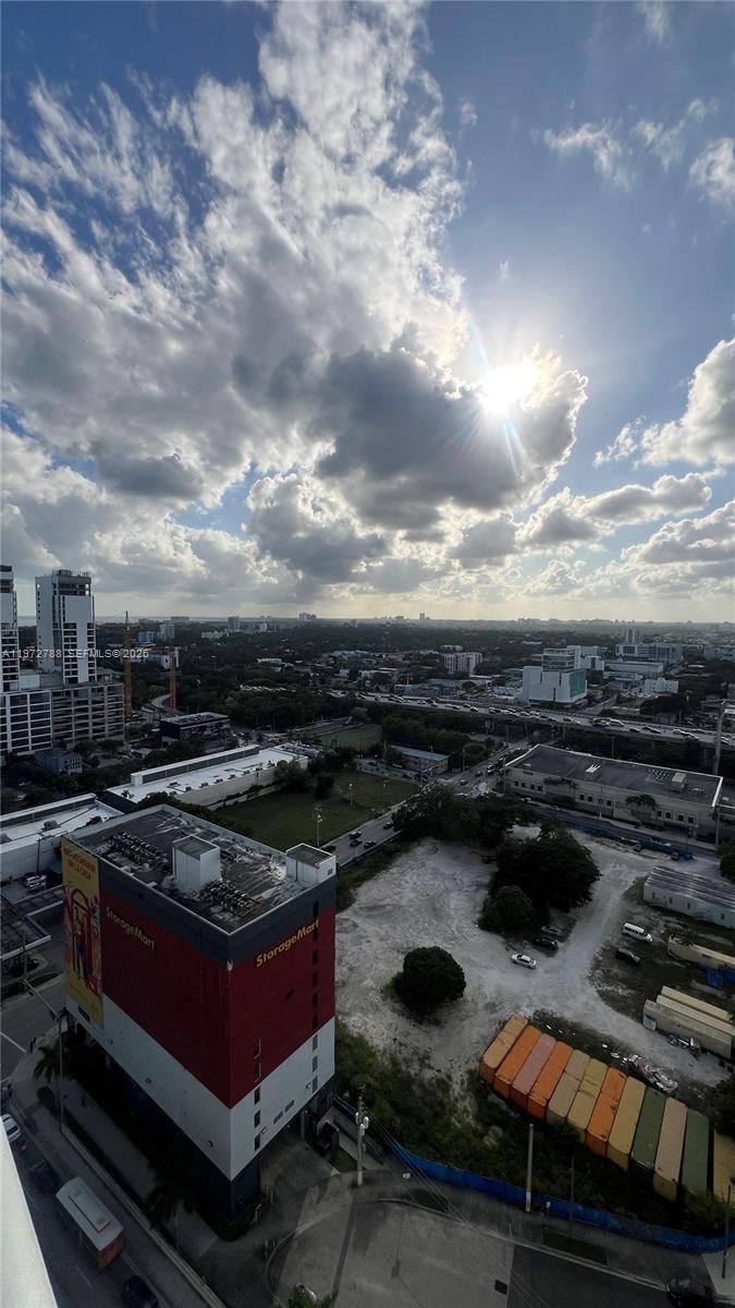 LATITUDE ON THE RIVER CON - Residential