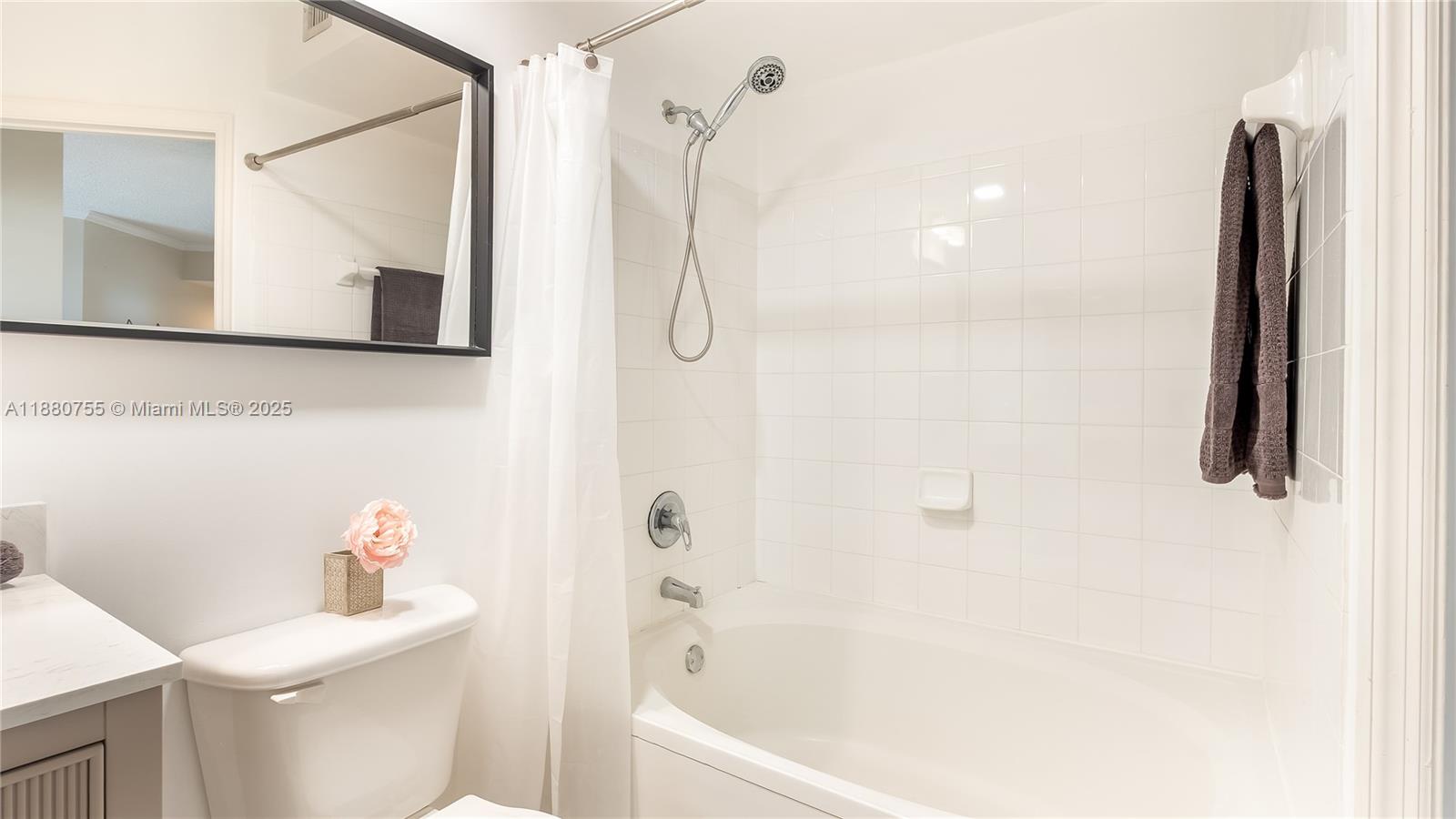 PORTO BELLAGIO CONDO - Residential Lease