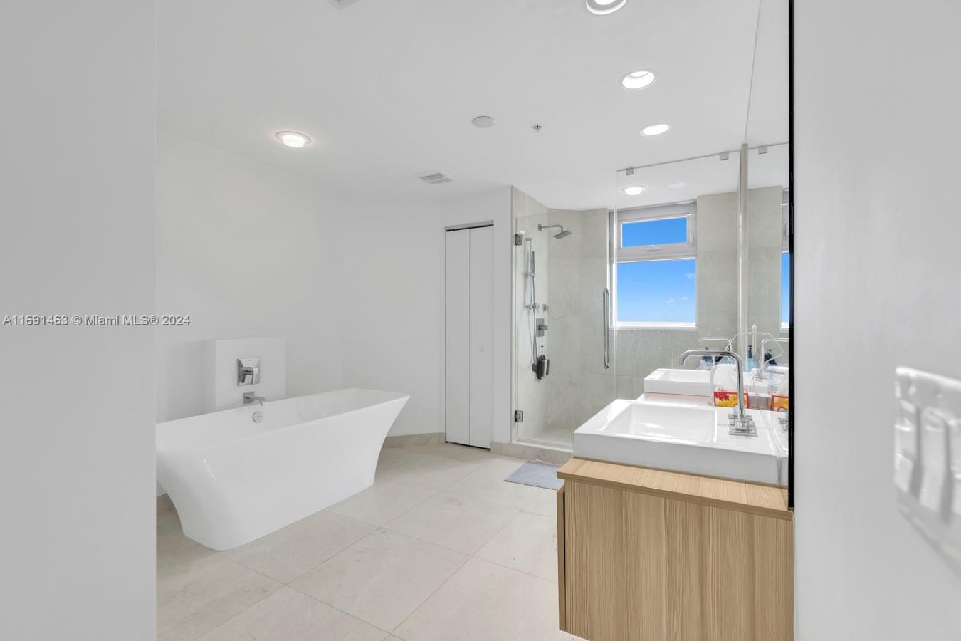Marina Palms - Residential