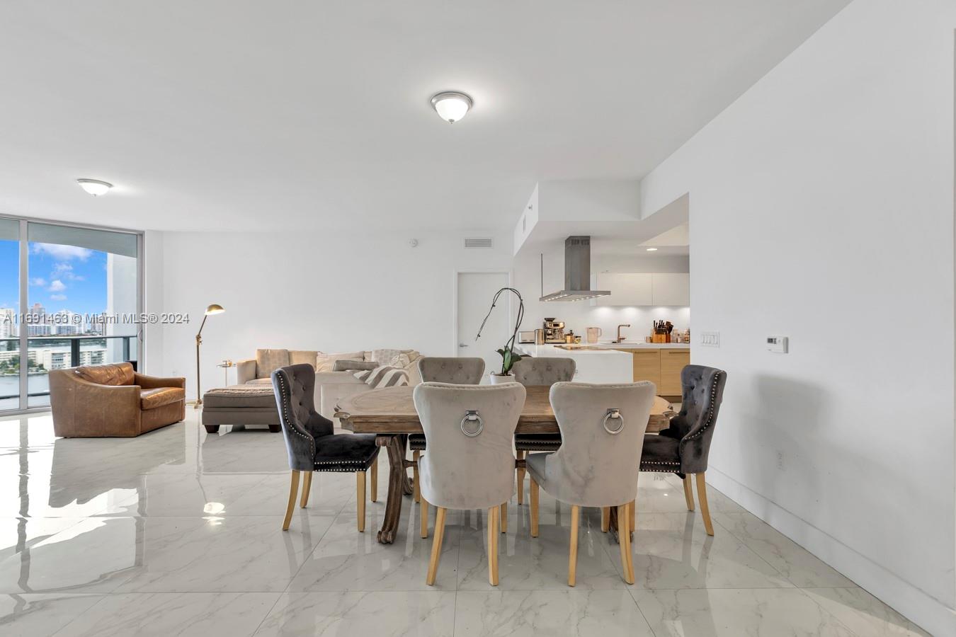 Marina Palms - Residential