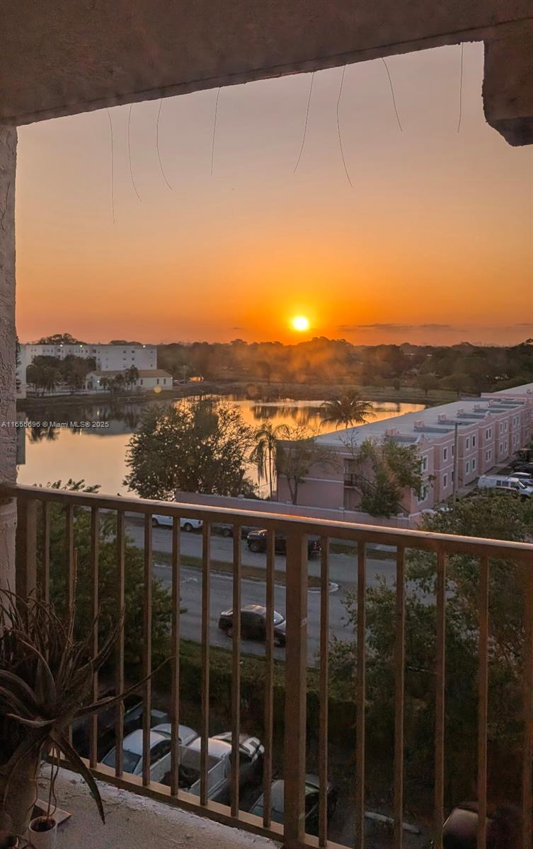 KENDALL LAKE TOWERS CONDO - Residential