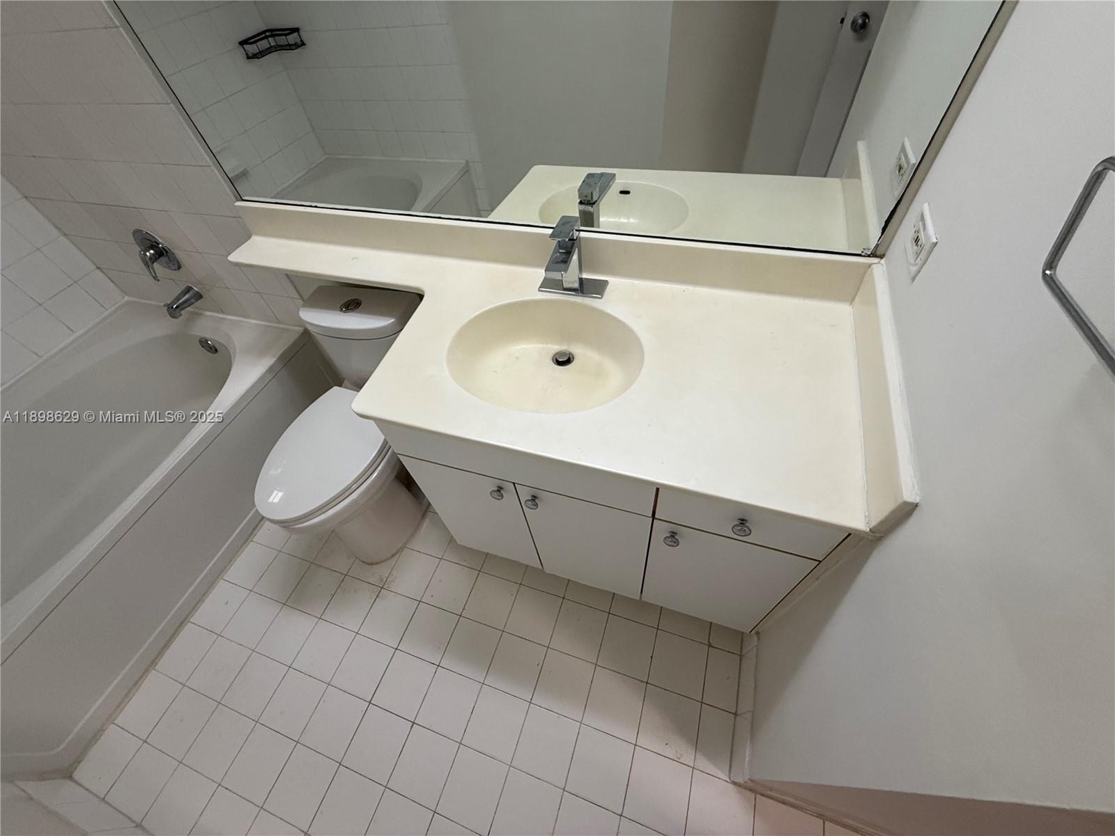 PORTO BELLAGIO CONDO - Residential Lease