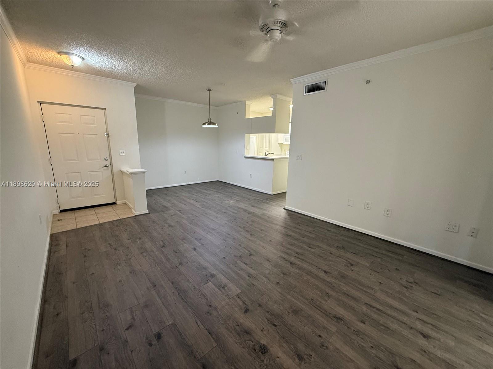 17125 N Bay Rd 3203