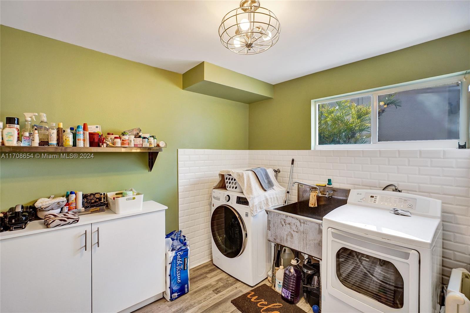 GOLDEN BEACH SEC E - Residential