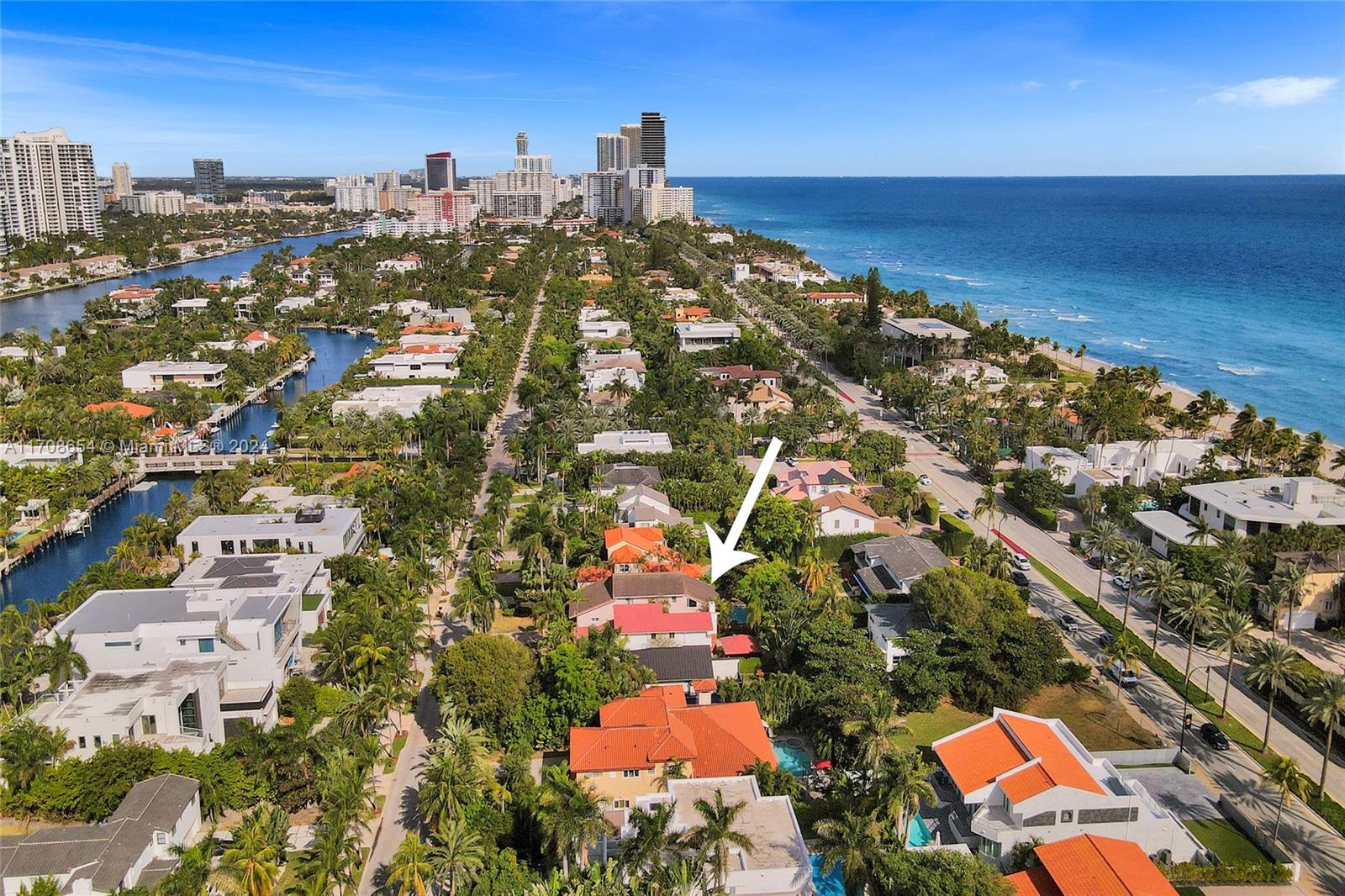 GOLDEN BEACH SEC E - Residential