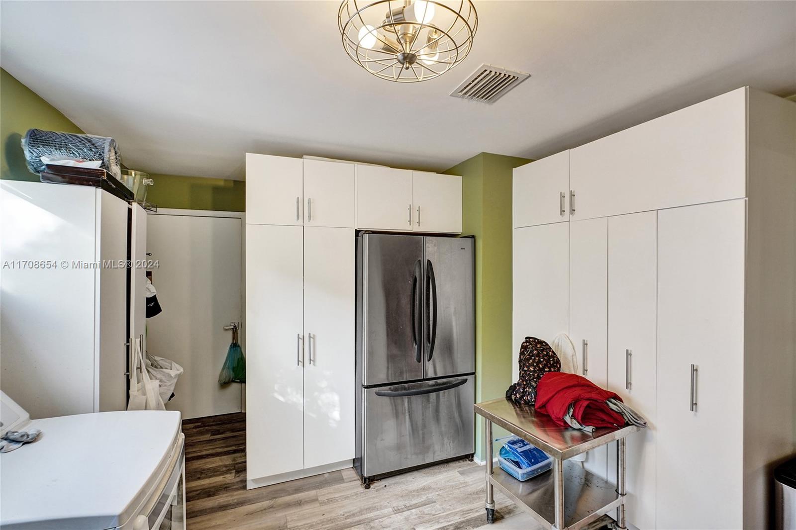 GOLDEN BEACH SEC E - Residential