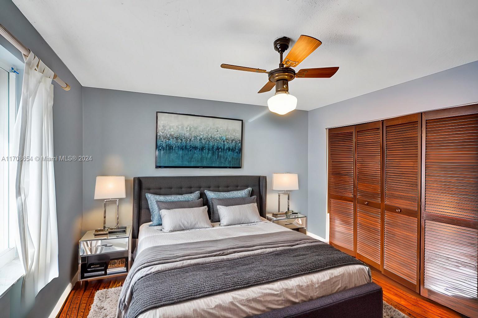 GOLDEN BEACH SEC E - Residential