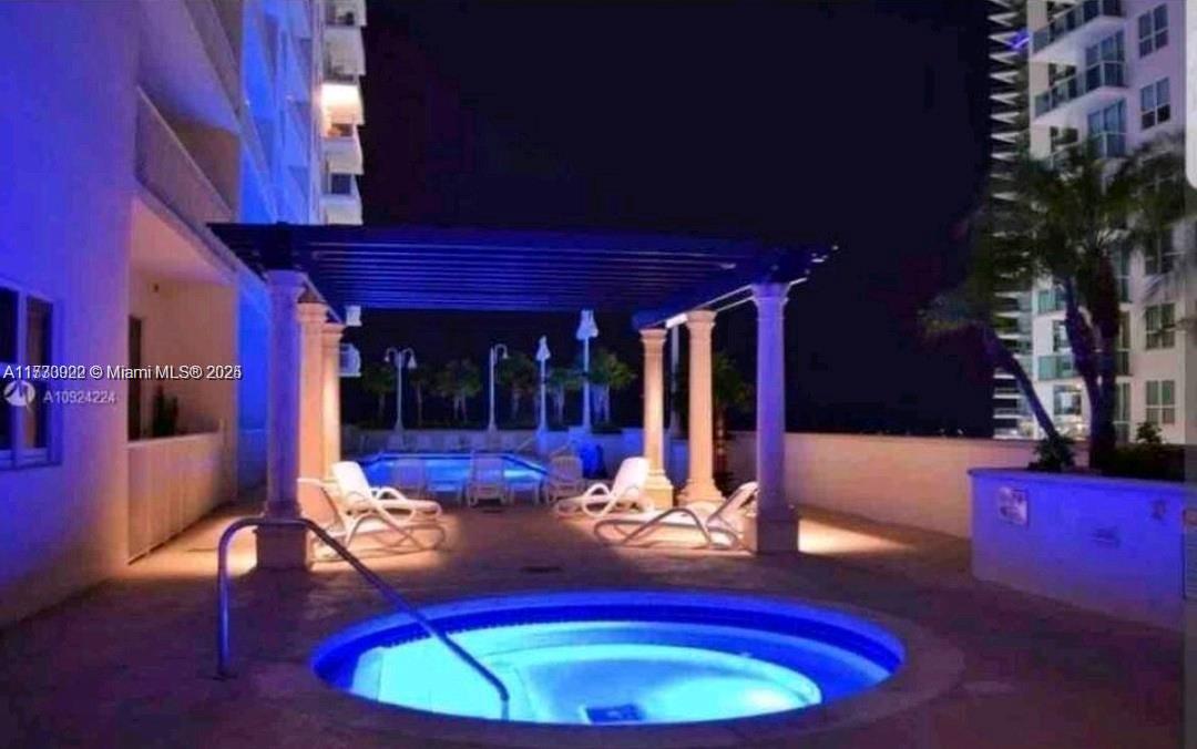 THE CLUB AT BRICKELL BAY - Residential
