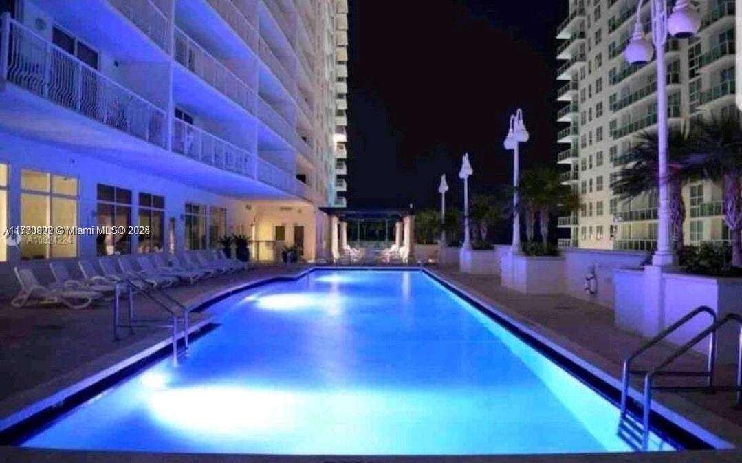 THE CLUB AT BRICKELL BAY - Residential