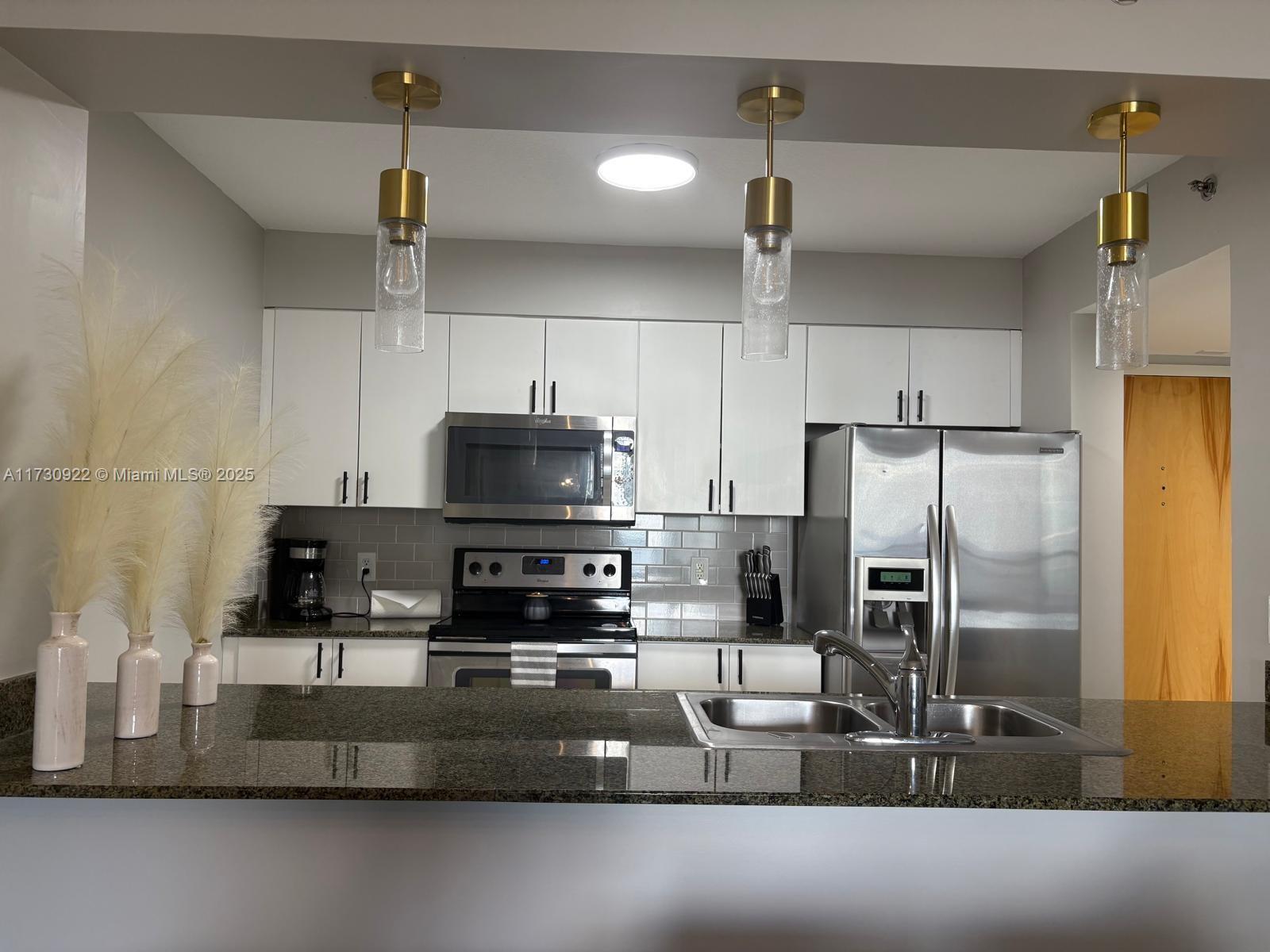 THE CLUB AT BRICKELL BAY - Residential