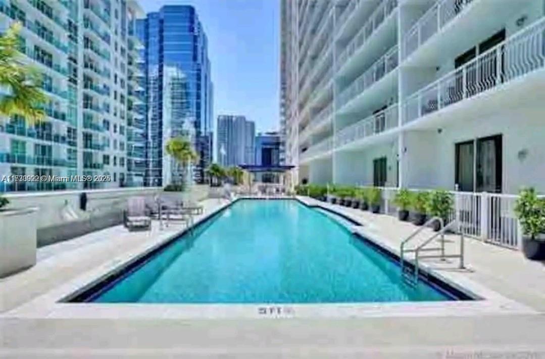 THE CLUB AT BRICKELL BAY - Residential