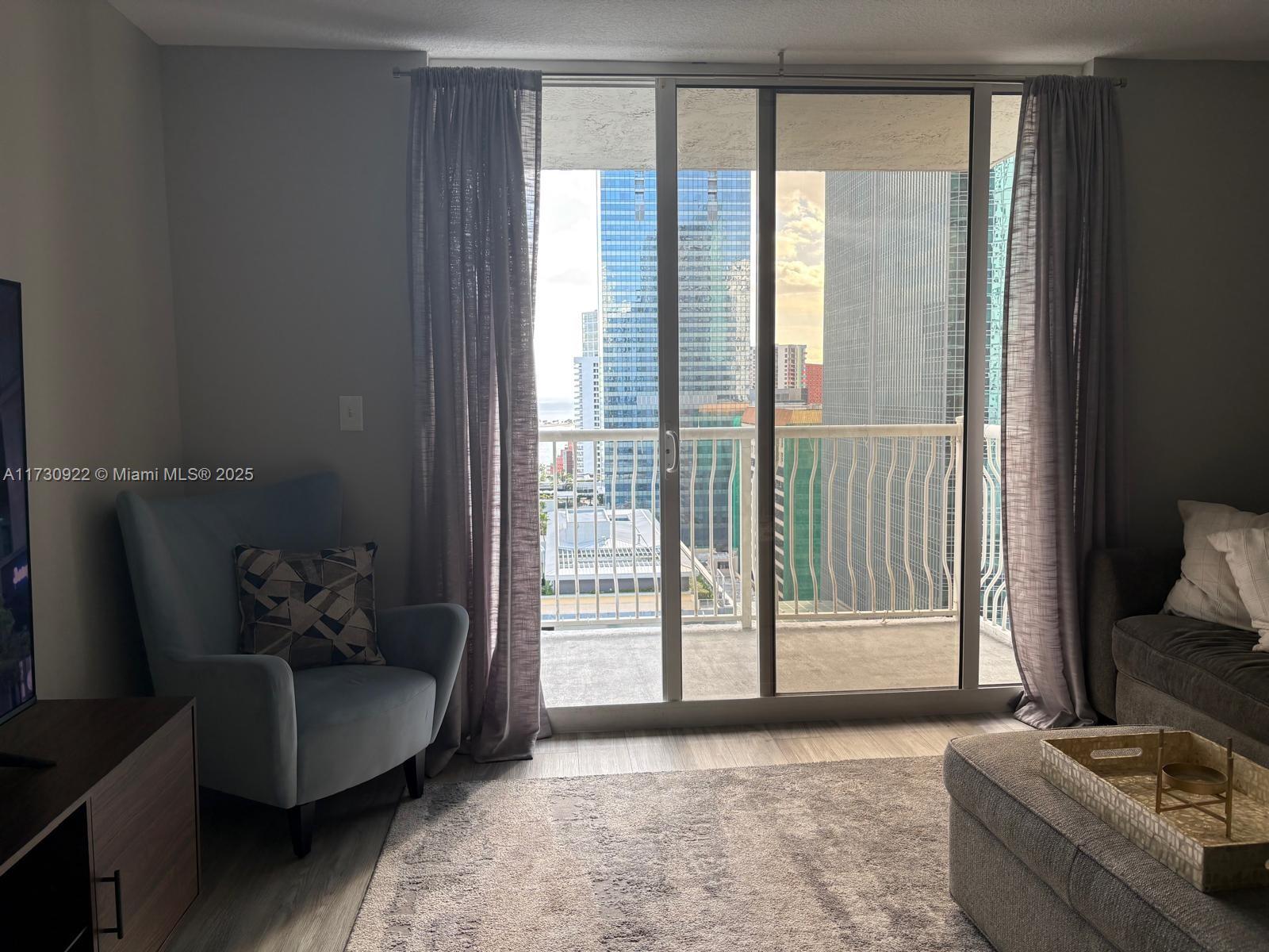 THE CLUB AT BRICKELL BAY - Residential