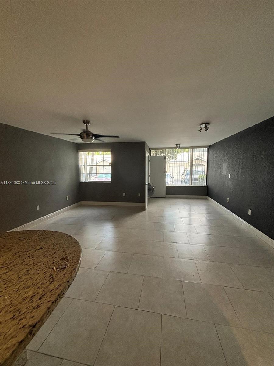 2861 N Oakland Forest Dr 104