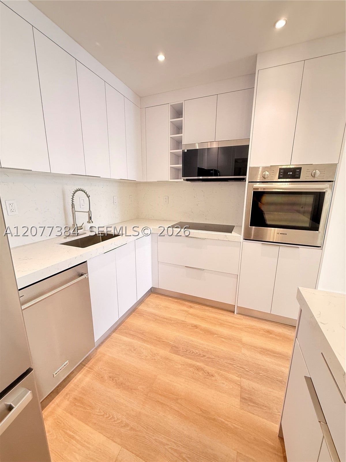 19390 Collins Ave PH-24