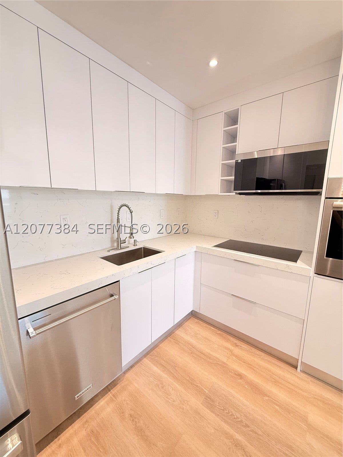 19390 Collins Ave PH-24