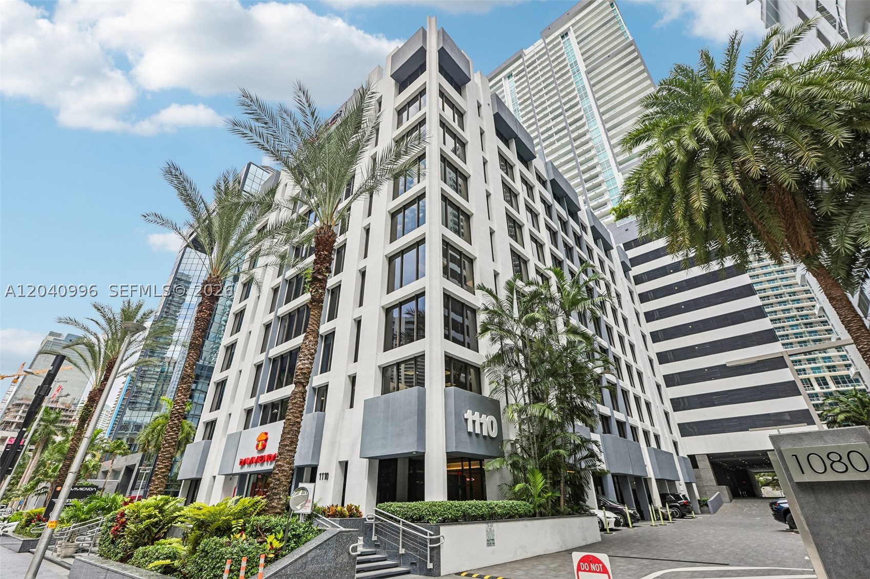 1110 Brickell Ave 512