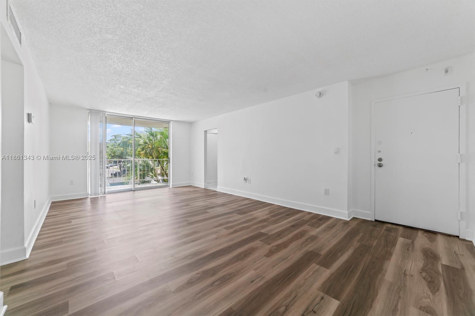 498 NW 165th St Rd D-201