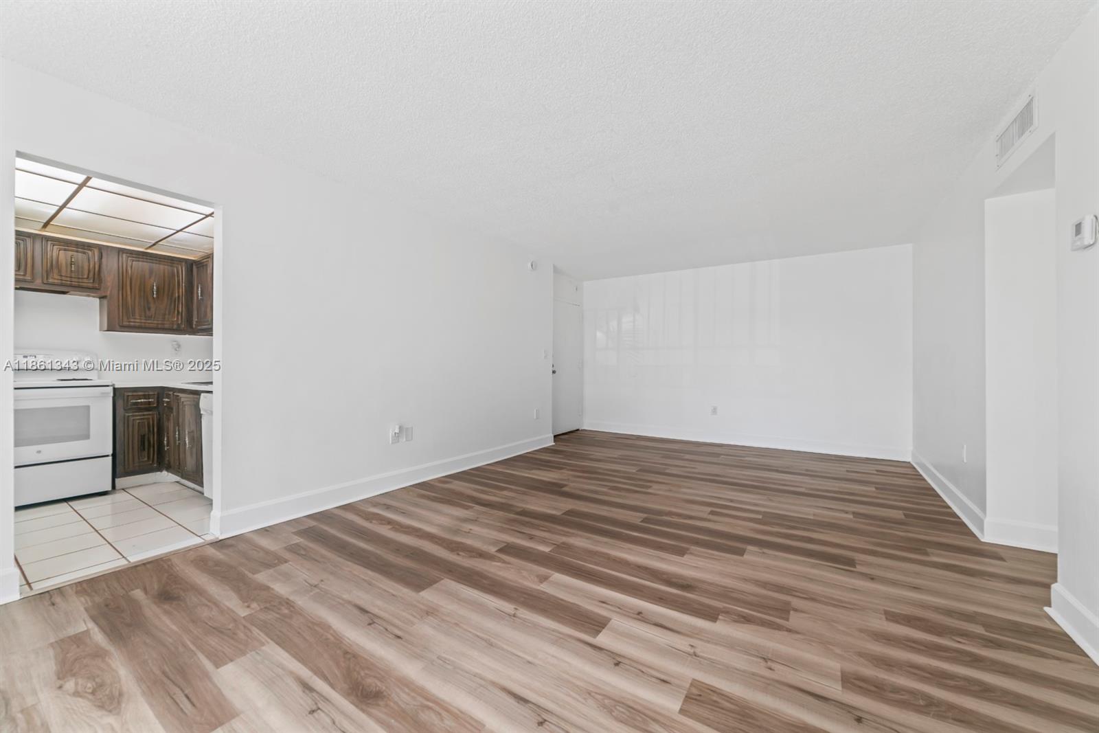 498 NW 165th St Rd D-201