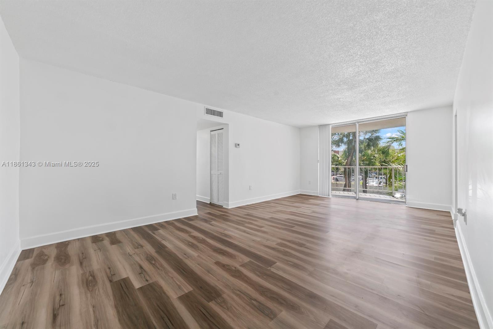 498 NW 165th St Rd D-201