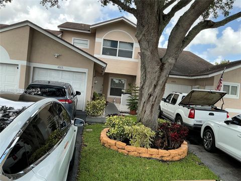 4925 W Lakes Dr Deerfield Beach FL 33442