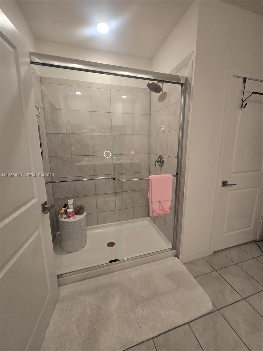 ROYAL HOMES WEST - Residential